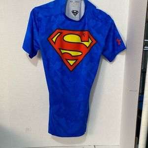 UnderArmour: Tee Shirt Men size M Blue Superman